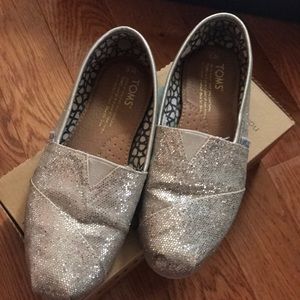 Special Edition Sparkly Toms in Sz 6